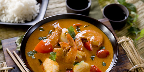 Gelbes Thai-Curry mit Fisch